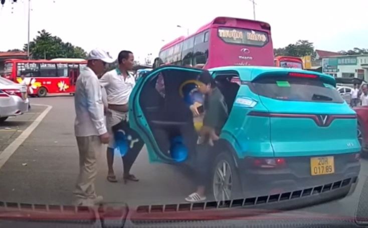 Dien bien moi vu hang taxi ‘doc chiem’ ben xe o Thai Nguyen hinh anh