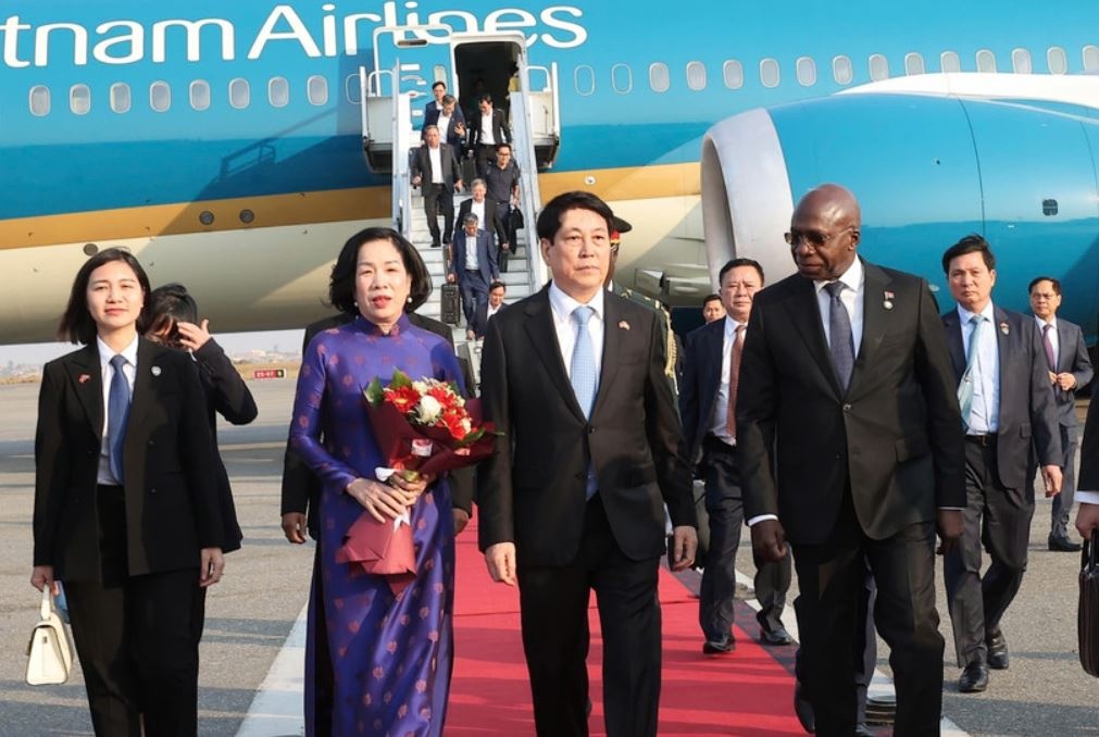 Chu tich nuoc bat dau chuyen tham cap Nha nuoc Cong hoa Angola hinh anh