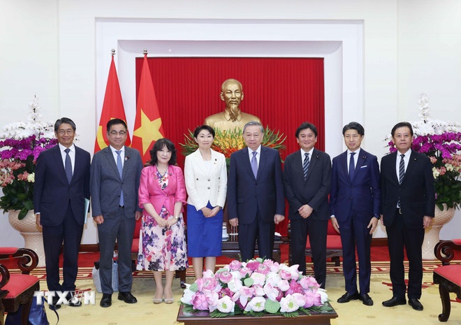 Tong Bi thu anh 3