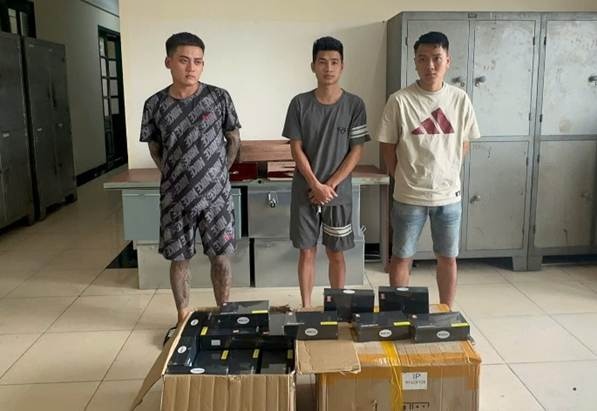 Nguyen Manh Hoang,  Nguyen Van Thai,  Quyen tu phap,  Toi 1/7,  Kien hang anh 1