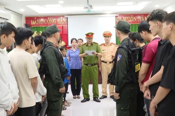 Khoi to 21 'quai xe' lang lach, danh vong tai TP.HCM hinh anh