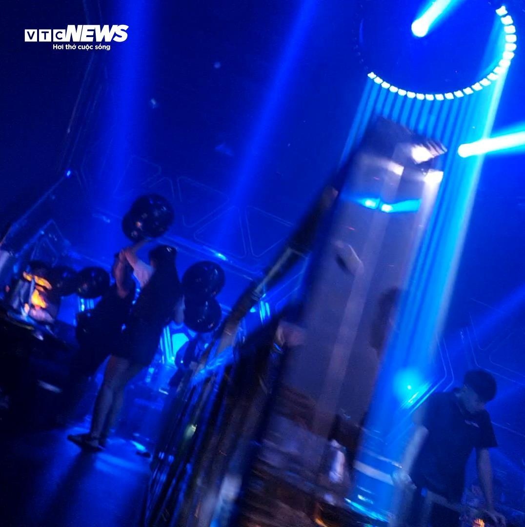 A&E Club,  Quan A&E Club,  Bar A&E Club,  Chu A&E Club,  bar Jet Lounge,  Bar Jet Lounge,  Quan Jet Lounge,  Chu Jet Lounge,  Quan Lin Lounge 79,  Chu Lin Lounge 79,  Bar Lin Lounge 79 anh 13