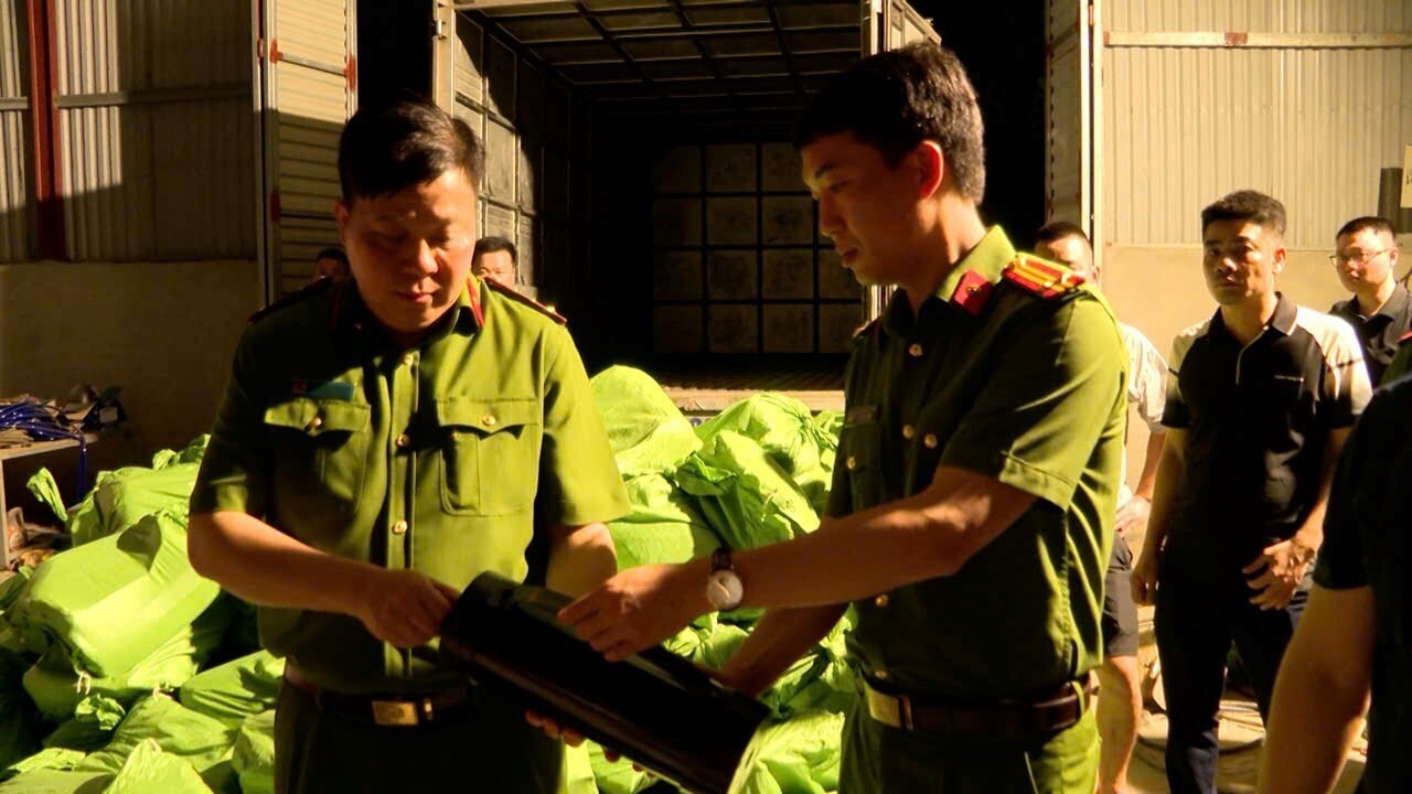 A&E Club,  Quan A&E Club,  Bar A&E Club,  Chu A&E Club,  bar Jet Lounge,  Bar Jet Lounge,  Quan Jet Lounge,  Chu Jet Lounge,  Quan Lin Lounge 79,  Chu Lin Lounge 79,  Bar Lin Lounge 79 anh 14