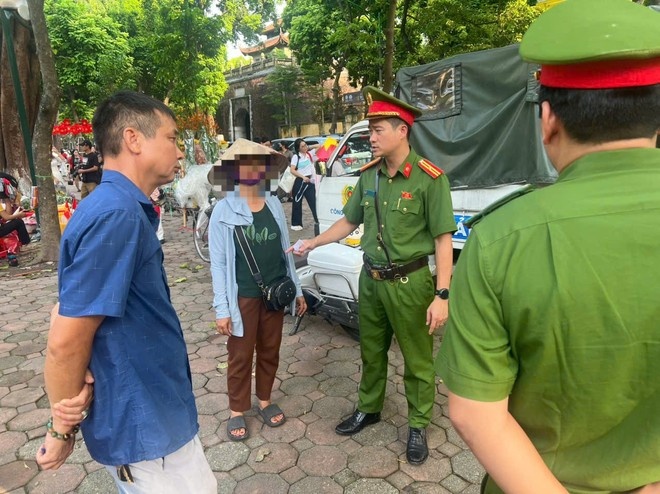 Cong an Ba Dinh,  Nha tho Cua Bac,  Pho Cua Bac,  A80 anh 1