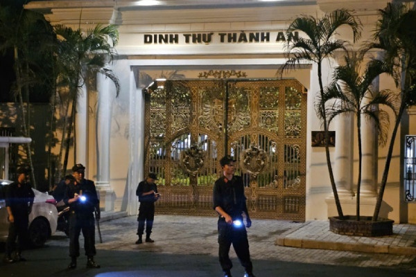 Hinh anh kham xet khan cap cong ty va nha rieng 'bau' Doan o Thanh Hoa hinh anh