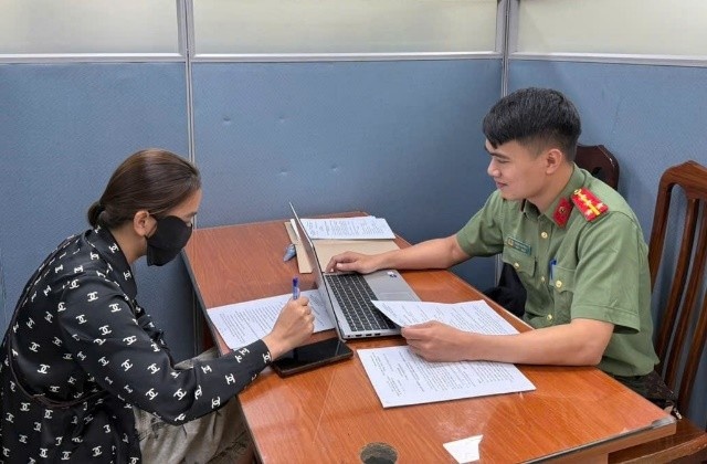 An ninh mạng,  Sai sự thật,  Trên không gian,  Bằng máy ảnh 1 An ninh mang,  Sai su that,  Tren khong gian,  Bang may anh 1