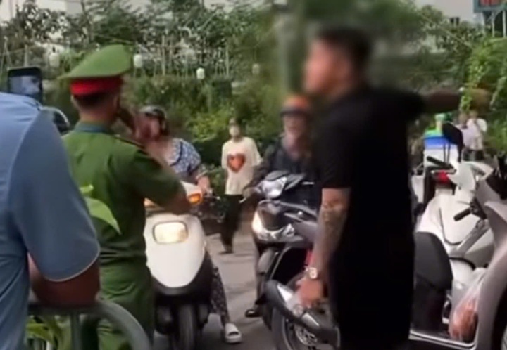 Cong an Tay Ho,  Cong an Ngoc Ha,  Dong Co,  A80 anh 2