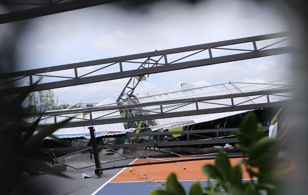 Nhieu san pickleball hu hong, do sap sau bao Kajiki hinh anh