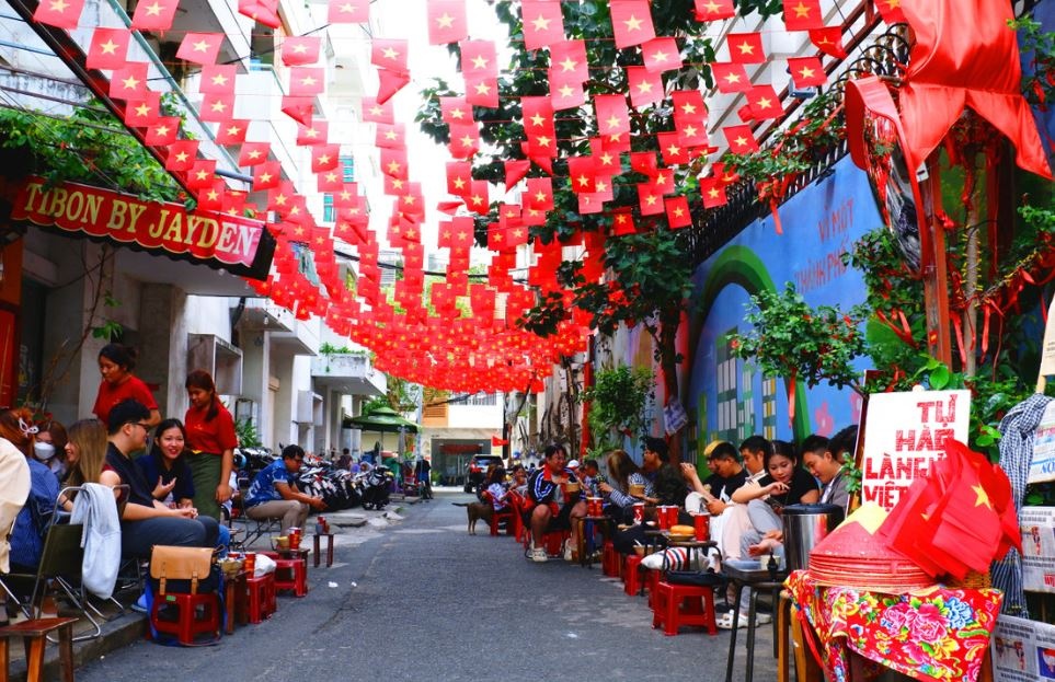 Thoi tiet TP.HCM, Con Dao, Phu Quoc... dip 2/9 hinh anh