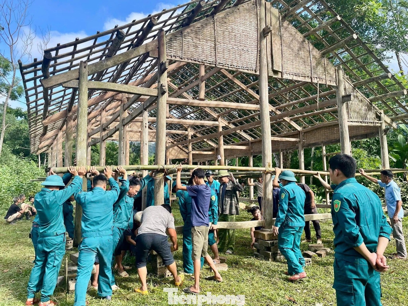 Ho tu than Lang Son anh 2