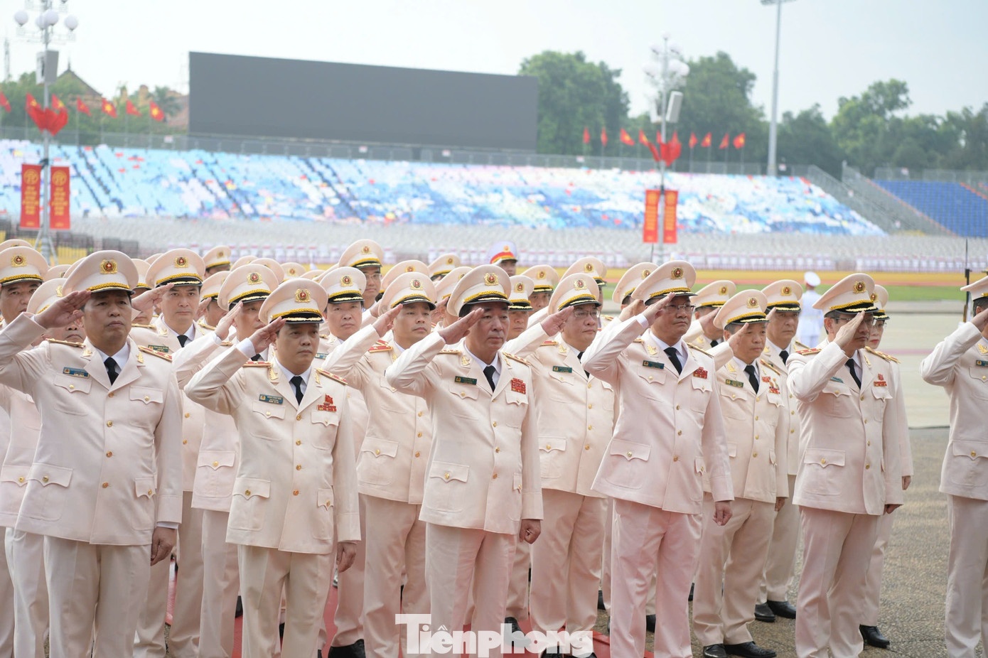 Lanh dao Dang anh 10