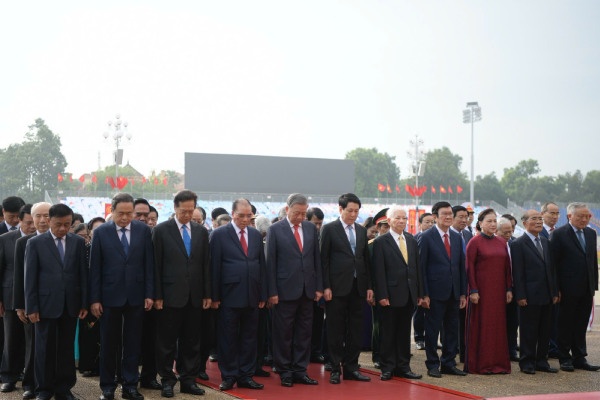 Lanh dao Dang, Nha nuoc vao Lang vieng Chu tich Ho Chi Minh hinh anh