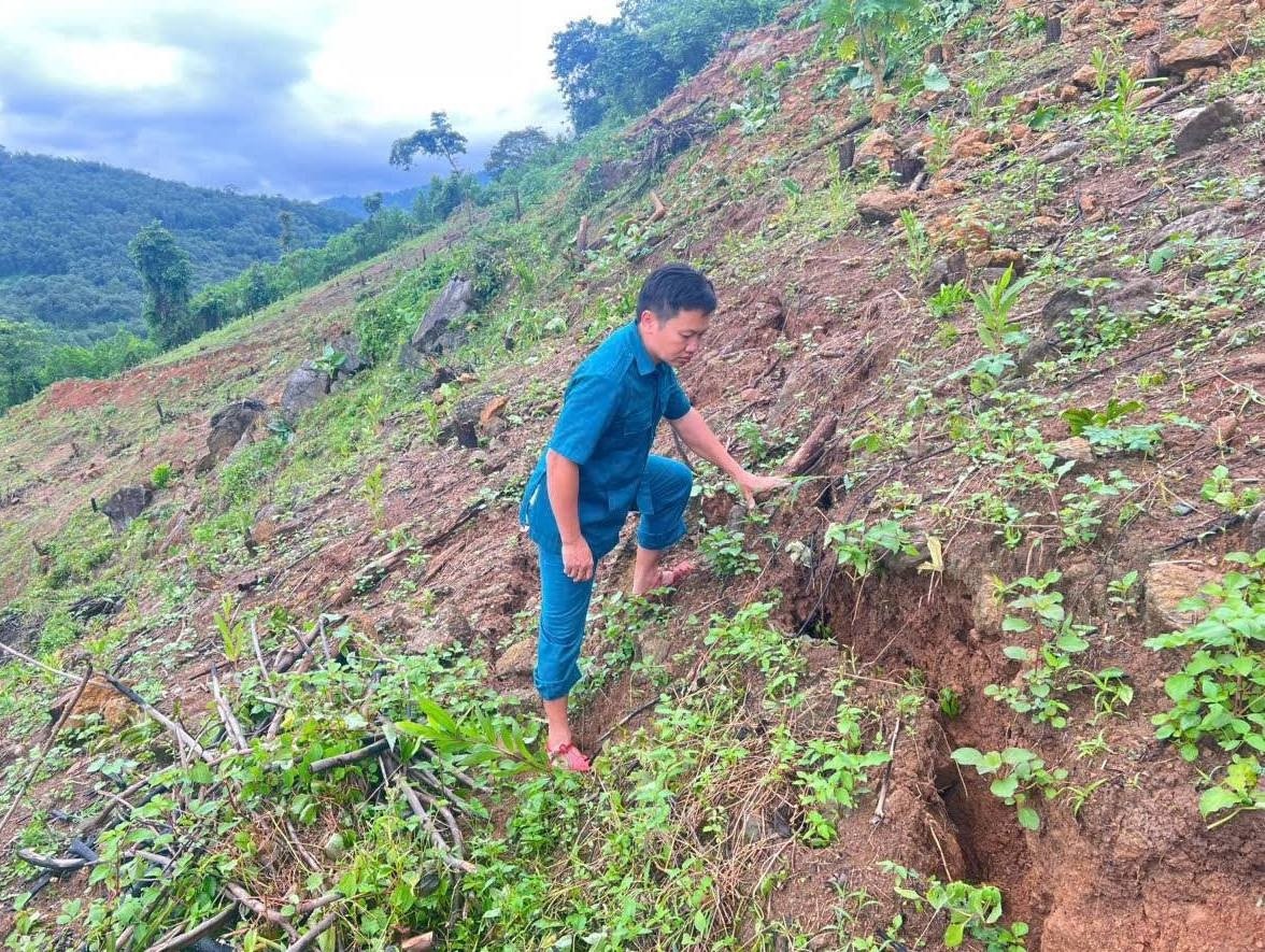 Nui nut dai ca tram met doa sap, xa cu can bo tuc truc 24/24 hinh anh