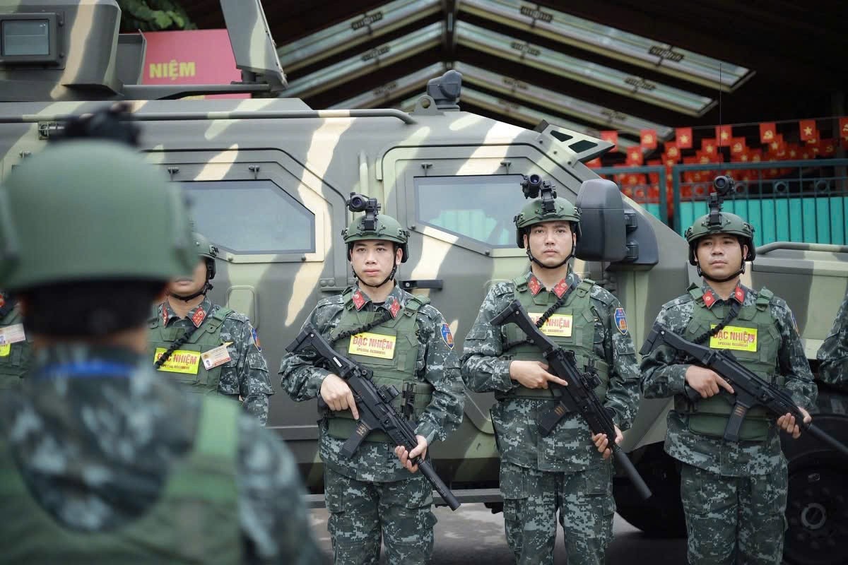 Luong Tam Quang,  Quoc khanh 2/9,  Quang truong Ba Dinh,  Cach mang Thang Tam,  Dieu binh anh 3