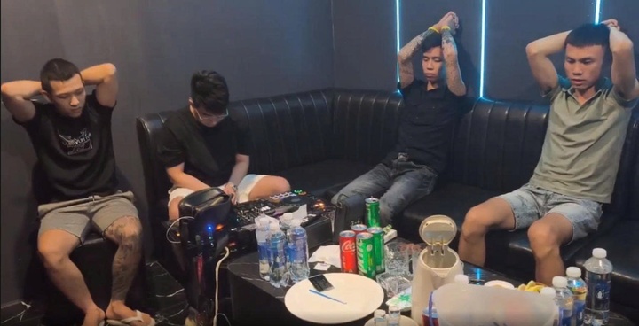 bar Air Force One,  Chu Air Force One,  Quan Air Force One,  NV Air Force One,  bar Air Force One anh 1