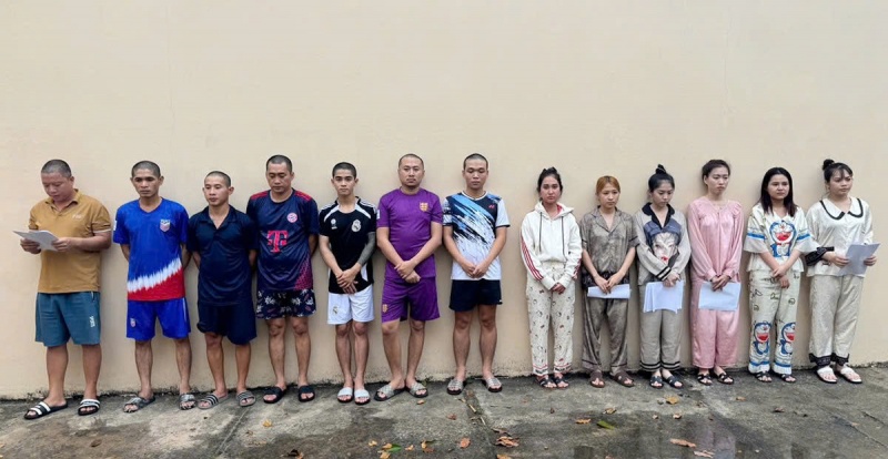 Tran Van Dinh,  Nguyen Hoang Quyen,  Trinh Van Binh,  Tran Tan Hung,  Nguyen Ngoc Duyen,  karaoke X-Men,  Quan karaoke X-Men,  Chu karaoke X-Men anh 1