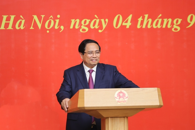 Thu tuong trao quyet dinh bo nhiem lanh dao 8 bo, co quan hinh anh