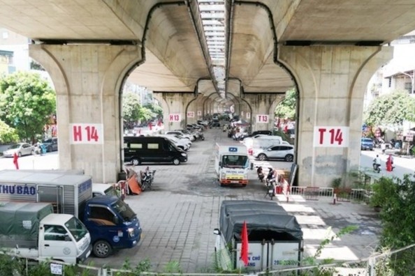 Thu hoi giay phep va giai toa toan bo bai xe tai gam cau Vinh Tuy hinh anh