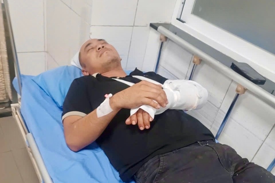 Danh gay tay,  Tren cao toc,  Van tai Ngoc Tram,  Cong ty Ngoc Tram,  Doanh nghiep Ngoc Tram anh 1