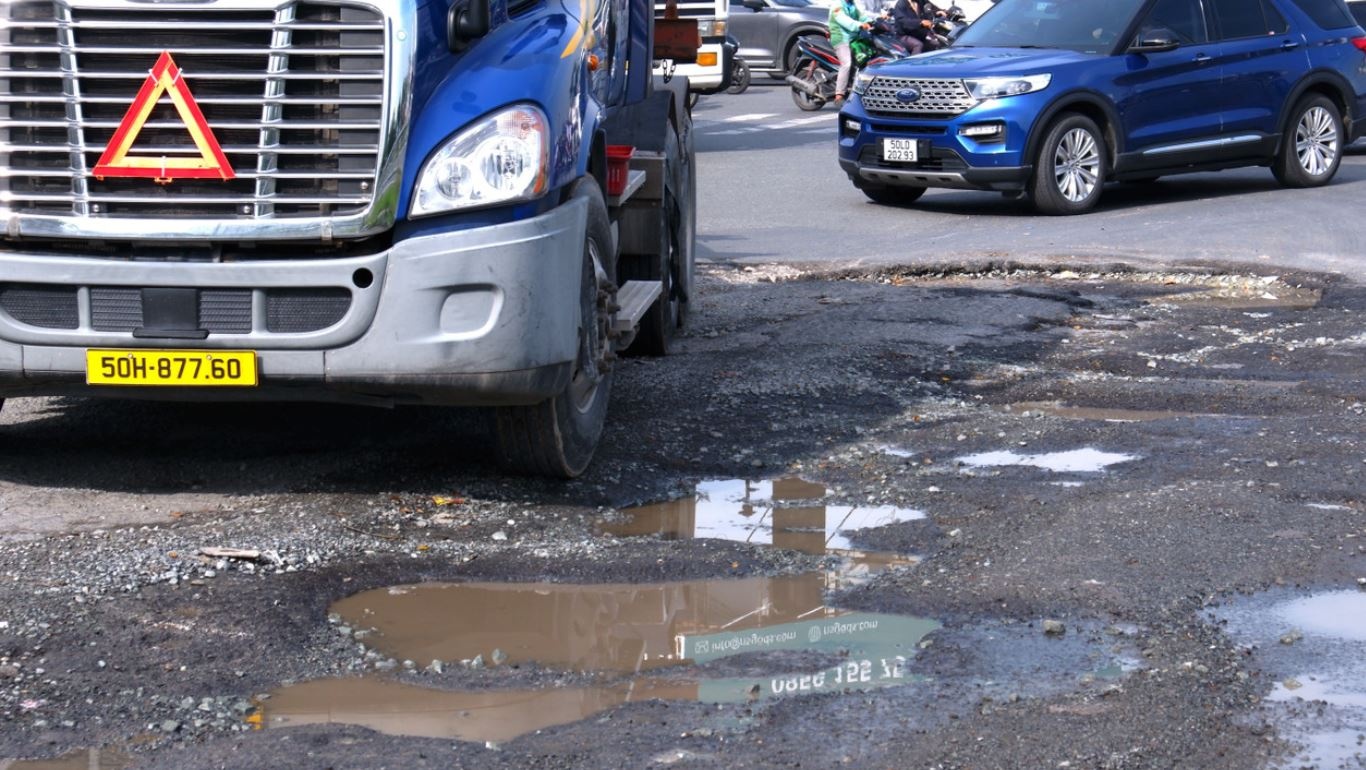 Ham chui 830 ty o TP.HCM thong xe chua lau da chi chit 'o ga' hinh anh