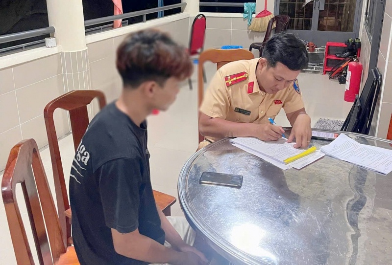 tài xế xe máy,  bốc đầu ảnh 2 tai xe xe may,  boc dau anh 2
