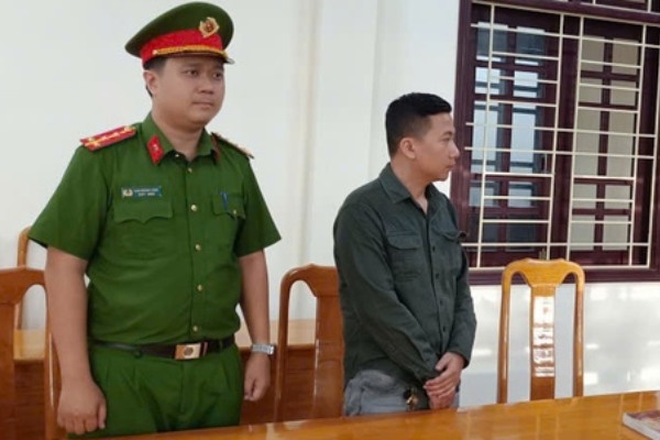 Ke toan truong doanh nghiep buon ban trai phep hoa don hon 22 ty dong hinh anh