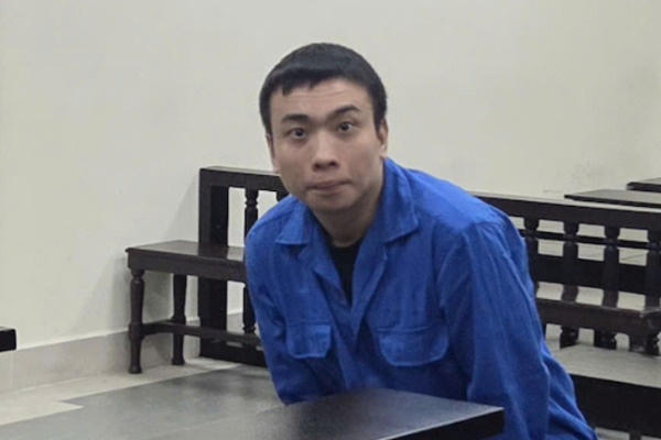 Linh 21 nam tu vi lua dao dai gia chuyen nhuong the du lich hinh anh