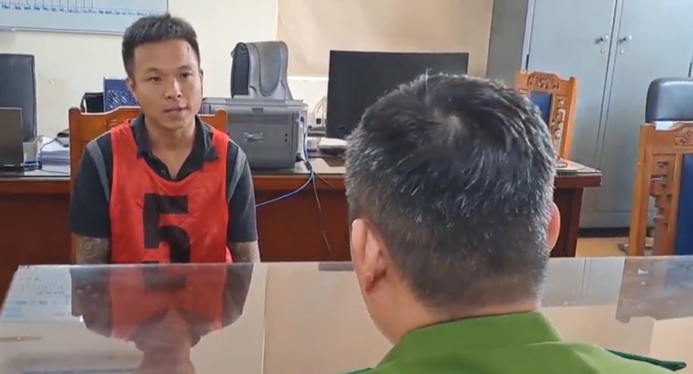 duong day san xuat,  mua ban,  sung quan dung anh 2