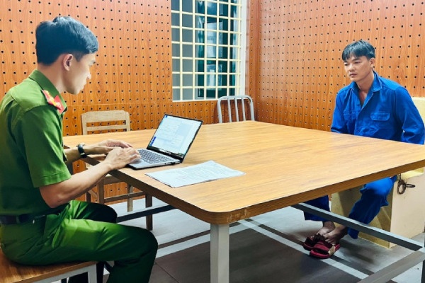Khoi to doi tuong mua ban so de nhan phoi gan nua ty dong/ngay hinh anh