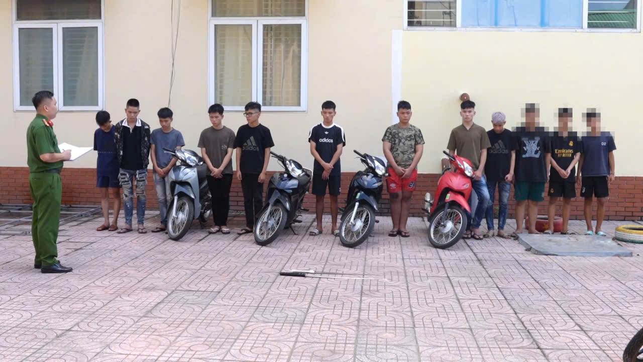 gay roi trat tu anh 2