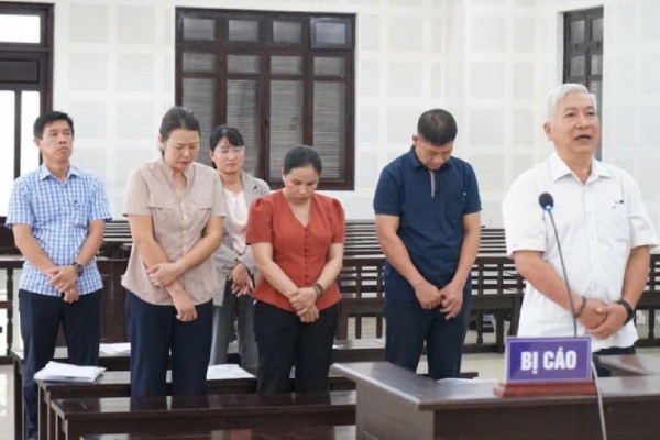 Nguyen Giam doc Cang vu Hang hai lap khong hang tram chuyen cong tac hinh anh