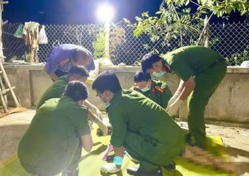 Sat hai em gai,  8 tuoi,  Thanh Hoa anh 1