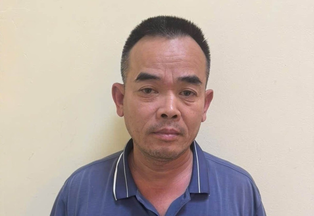 Nu sinh bi xe bon co y can tu vong o Ha Noi: Khoi to tai xe hinh anh