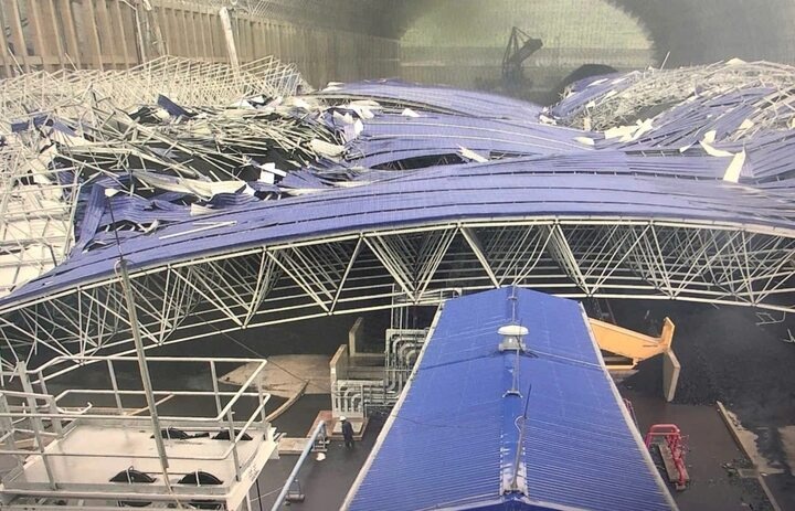 Bao cuon sap mai kho chua than cua Nha may nhiet dien Vung Ang II hinh anh