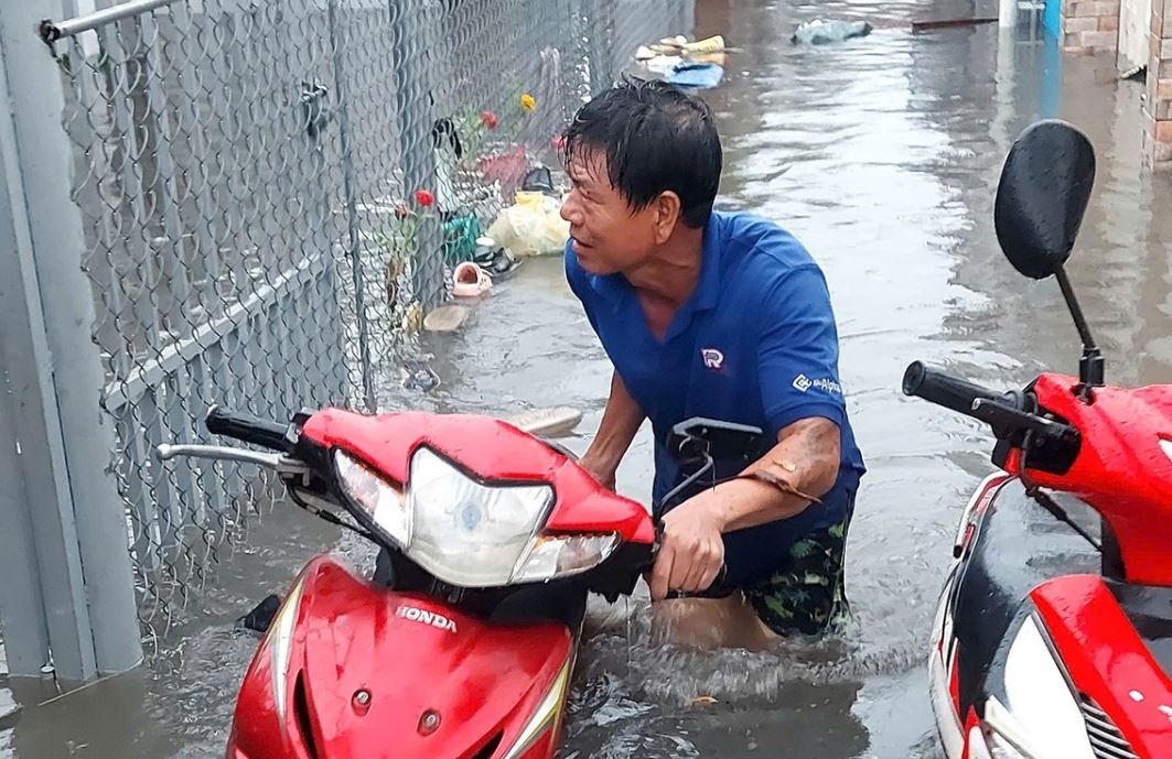Sut lun, trieu cuong, ngap ung ngay cang phuc tap o TP.HCM hinh anh