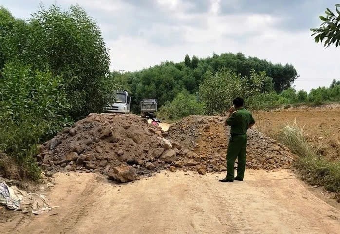 Cong ty Ly Tuan,  Doanh nghiep Ly Tuan,  Giam doc Ly Tuan,  Ke toan Ly Tuan,  Nhan vien Ly Tuan,  Hoa Phat Dung Quat,  Cong ty Hoa Phat,  Doanh nghiep Hoa Phat anh 4