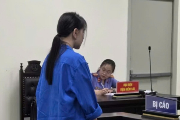 Co gai linh 7 nam tu vi thue oto tu lai dem ban lay tien chi tieu ca hinh anh