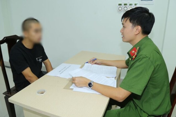 Khoi to 13 thanh thieu nien trong vu hon chien bang dao, kiem hinh anh