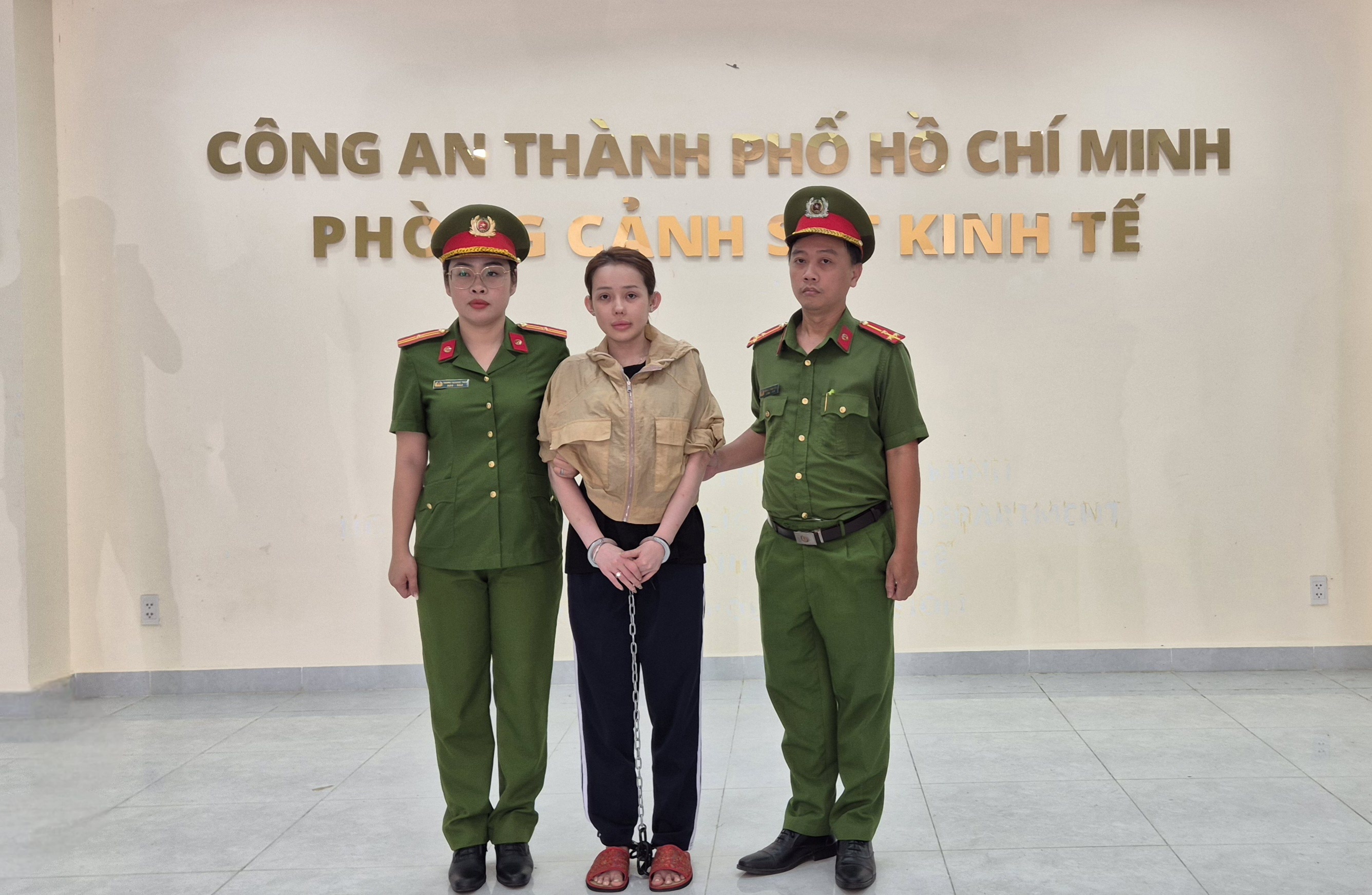 Bat giam Ngan 98 anh 1
