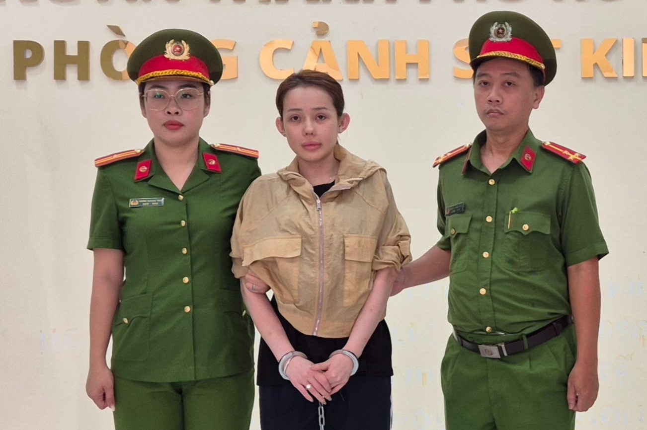 Bat giam Ngan 98 ve hanh vi san xuat, buon ban hang gia la thuc pham hinh anh