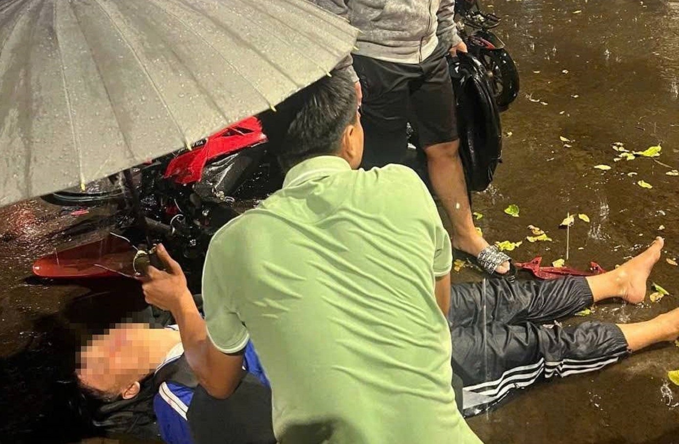 Vu nam sinh,  lop 11 nguy kich,  sau tai nan anh 2