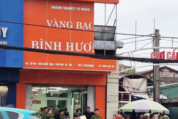 Nam thanh nien tao ton xong vao cuop tiem vang o Quang Ninh hinh anh