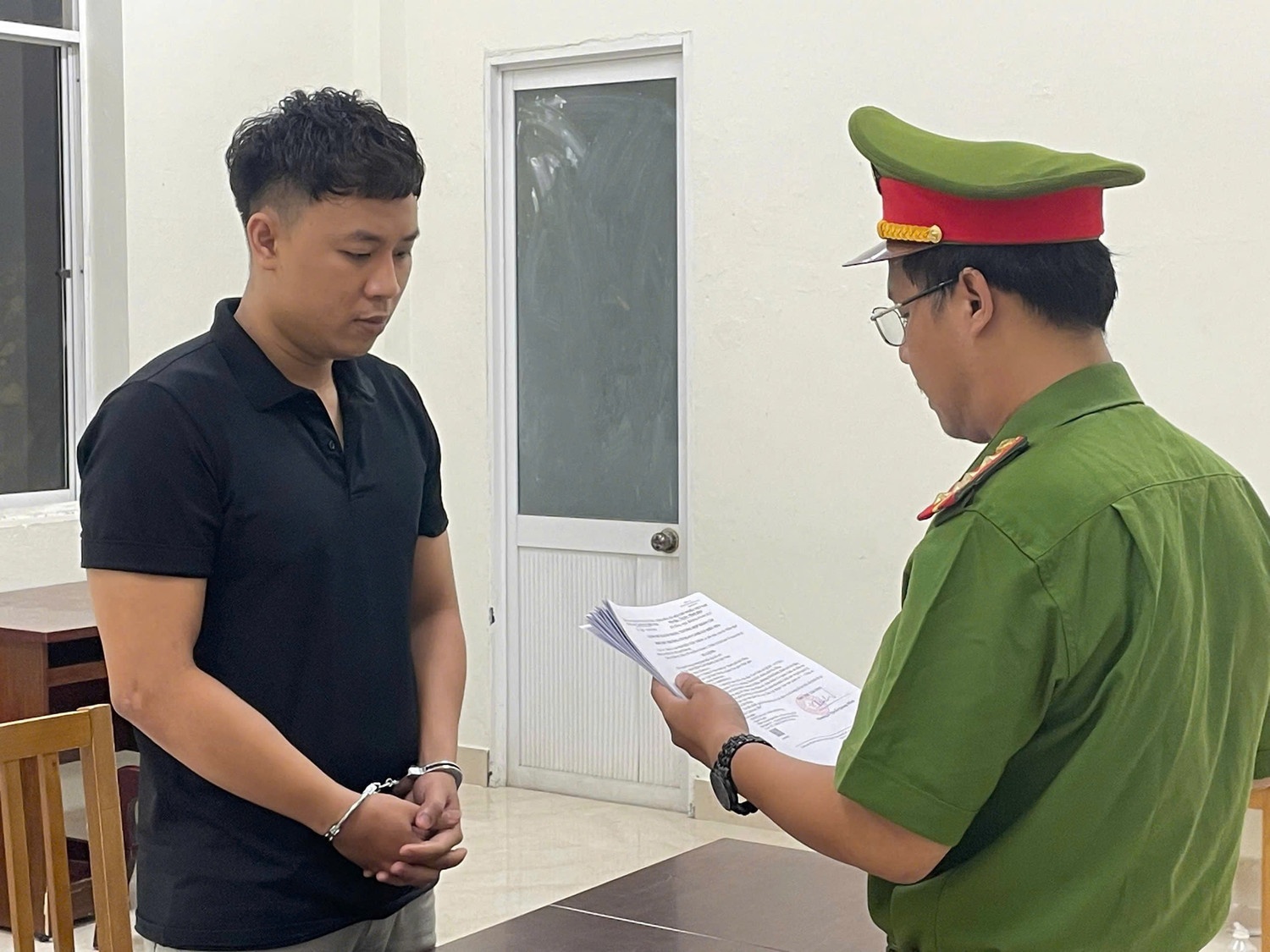 Gia danh cong an anh 1