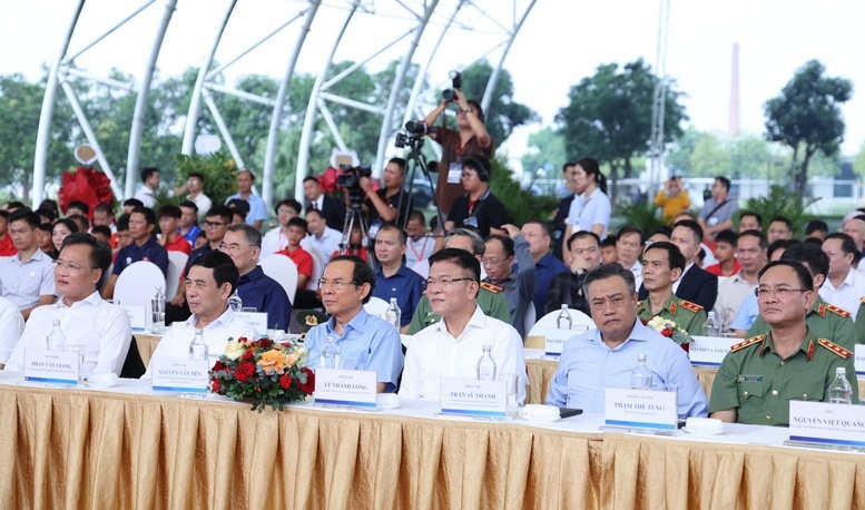 Tong Bi thu anh 2