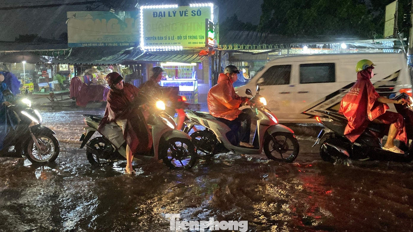 Mua lon TP.HCM anh 2