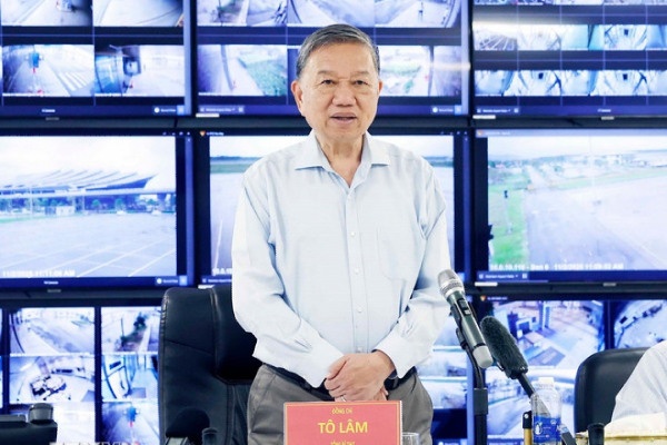 Tong Bi thu chia se ve nhung thiet hai do mua lu gay ra voi nguoi dan hinh anh