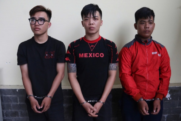 Bat giu nhom doi tuong tat son nham khung bo doi no hinh anh