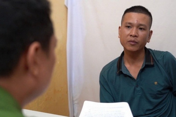 Tam giu doi tuong hanh hung canh sat dieu tiet phuong tien tranh lu hinh anh