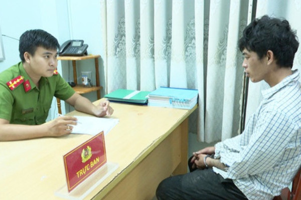 Moi ra tu da phai 'quay tro lai' vi cuop giat dien thoai iPhone hinh anh