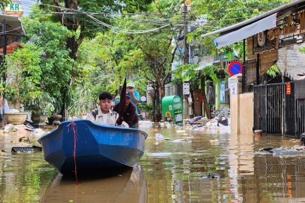 Ho tro bo sung 100 ty dong cho TP Hue khac phuc thiet hai do mua lu hinh anh